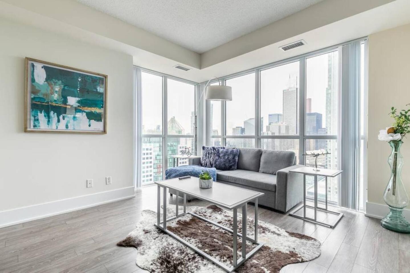 Luxury 1Br Condo - King Bed With City Views Toronto Dış mekan fotoğraf